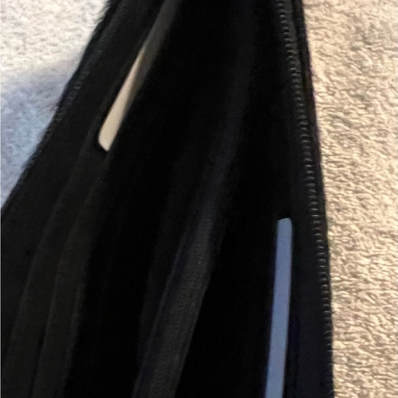 BNWT Myra Wallet in Black and Gold - Picture 3 of 4